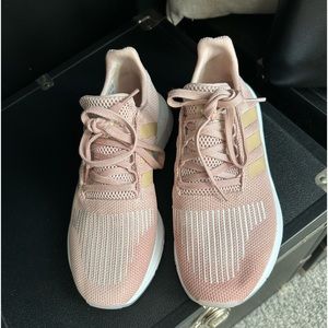 Women’s Addis tennis shoes.  Like new worn once.